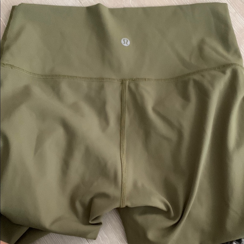 Lulu lemon ankle leggings (hits above ankle)
